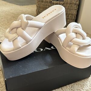 COACH New York-unworn platforms. SZ 6,chalk, Everette leather. Very comfortable.